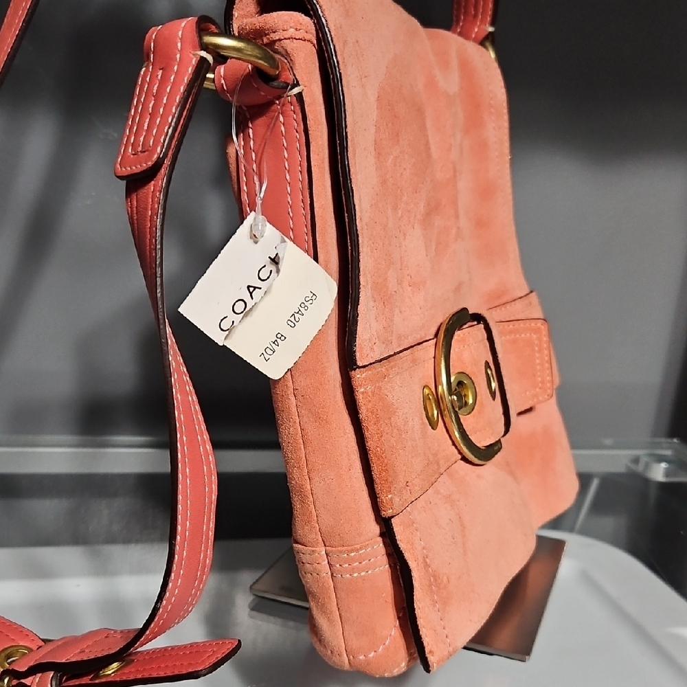 COACH NWT SOHO SUEDE SALMON PINK Crossbody Bag with Coach Suede Kit - Picture 3 of 15